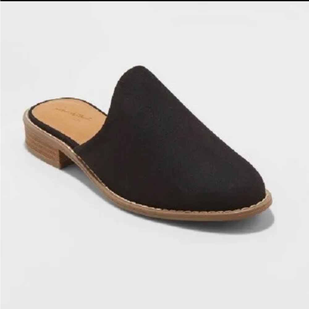 Black Maura mules from universal thread